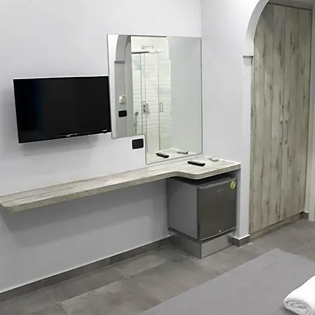 Olive Luxury מלון ליאפאדס